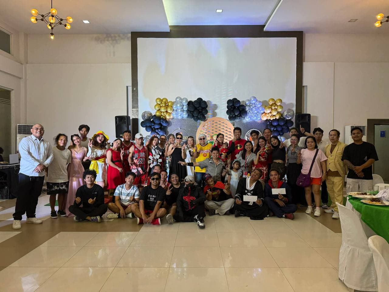 CHRISTMAS PARTRY